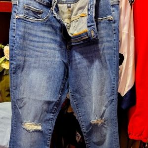 Universal Thread Distressed Jeans